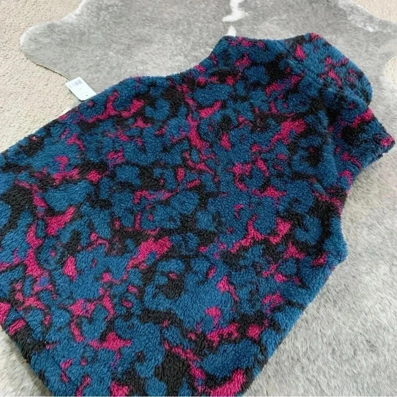 NWT Cozy Zip Up Vest - Picture 7 of 12